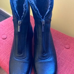 La Canadienne shearling lined black leather boots, zip-up, sz 8